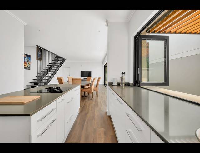 3 BEDROOM APARTMENT FOR SALE IN SANDOWN